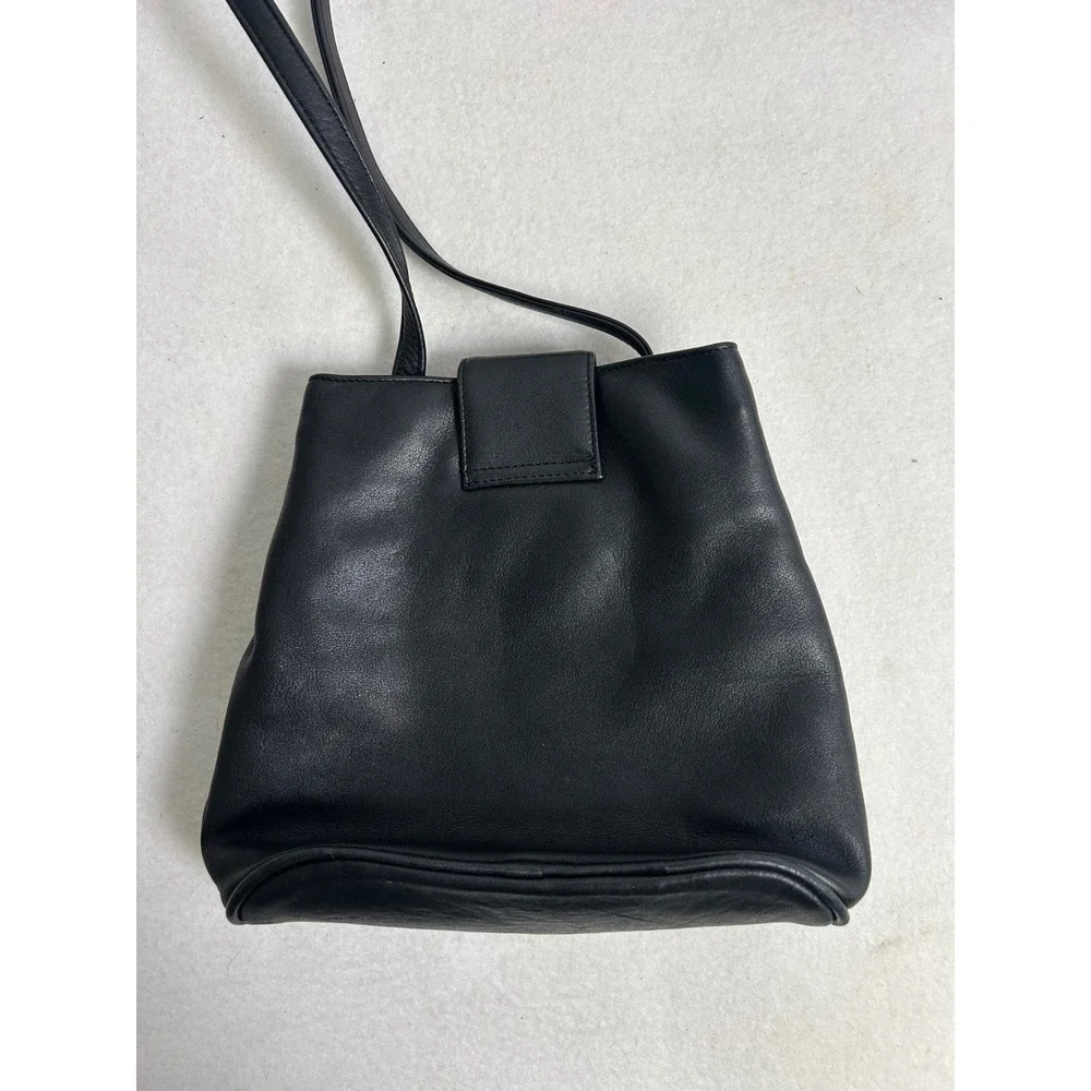 Vintage 90s Vanessa Women Sm Black Leather Crossbody‎ Bag Gold Crest Flap Purse